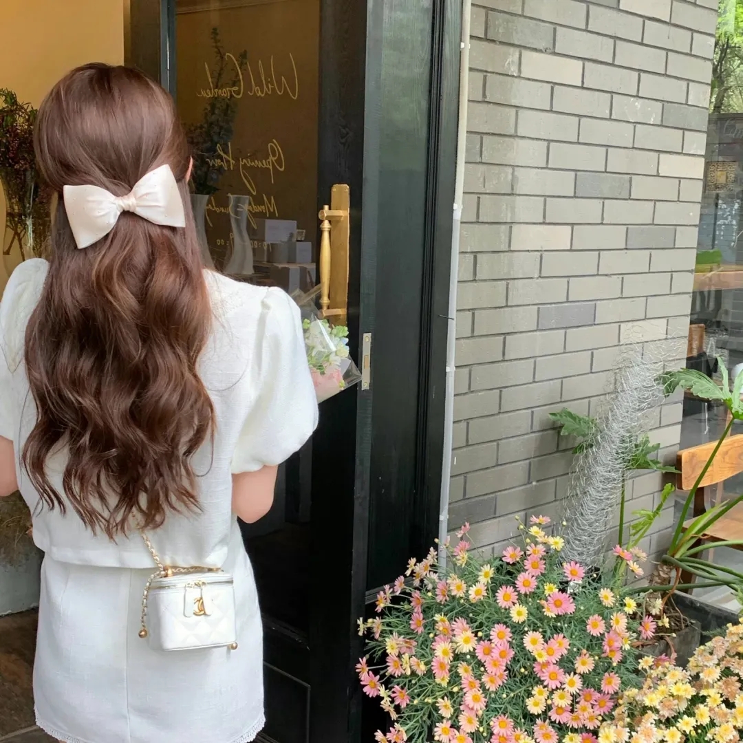 别惹她，她有八个哥哥